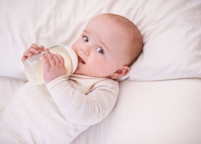 Tại sao nhiệt độ sữa lại quan trọng đối với trẻ sơ sinh?