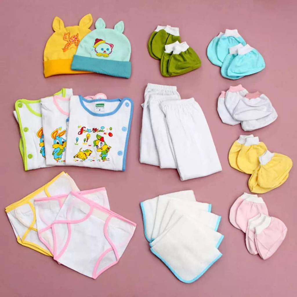 Chọn quần áo cho trẻ sơ sinh 1 tháng tuổi cần chú ý đến kích cỡ 