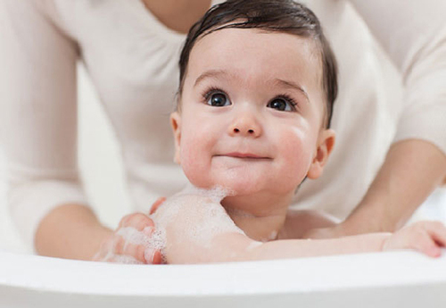 Cách sử dụng sữa tắm Bebe Klorane cho bé đúng cách và an toàn