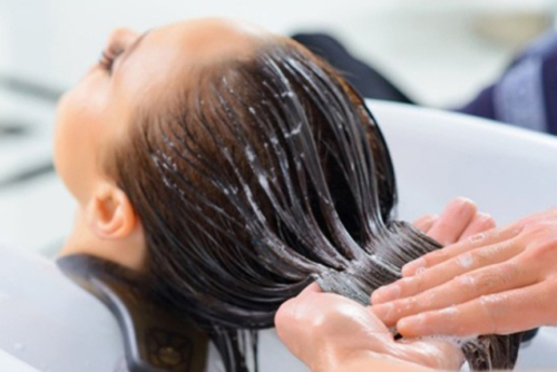 Cách chăm sóc tóc giúp mái tóc bé gái chắc khỏe hơn