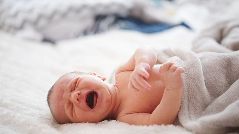 Cách xử trí & giúp bé ngủ ngon, giảm giật mình