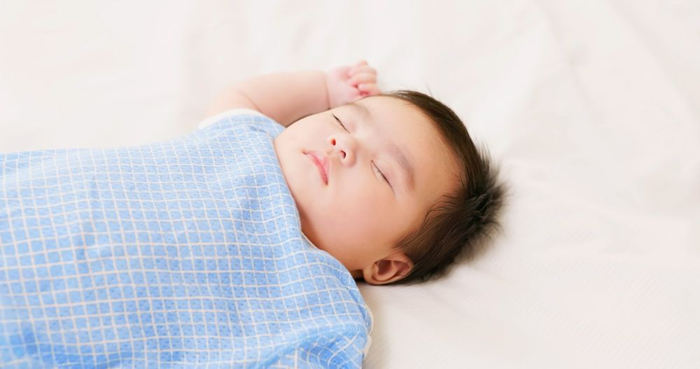 Sai lầm cha mẹ thường mắc khi bé hay giật mình