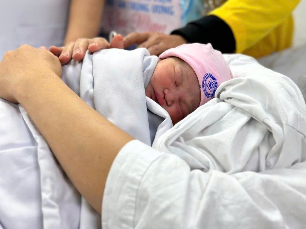 Các dưỡng chất quan trọng giúp tăng miễn dịch cho bé sinh mổ