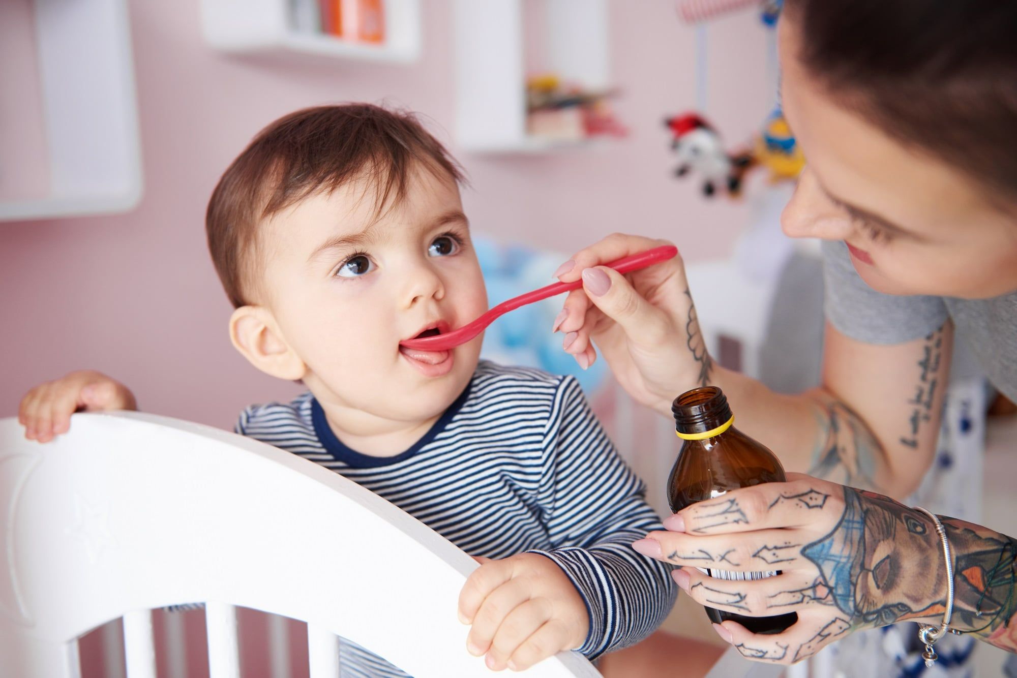Cách chăm sóc trẻ bị ho an toàn tại nhà